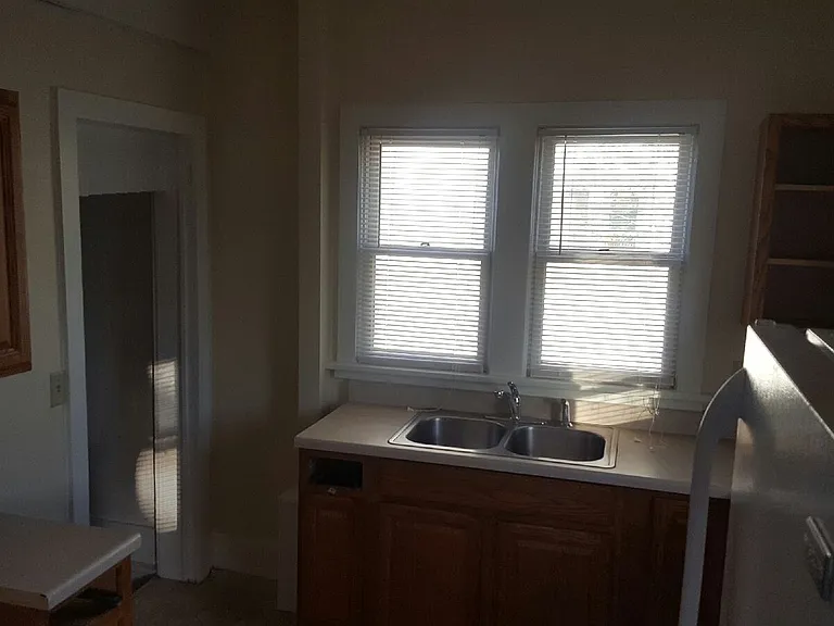 620 Allen St — Photo 7