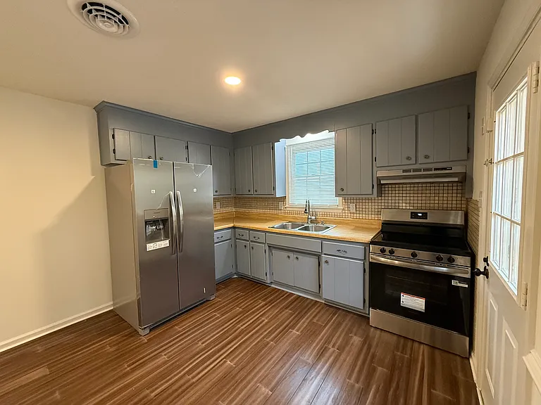 15705 Gary Ave — Photo 3