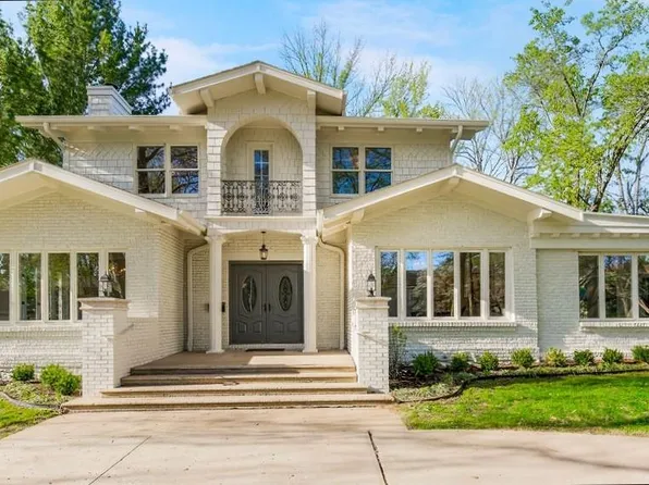 1220 Huntington Rd, Kansas City, MO 64113