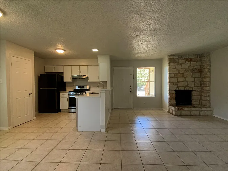 2300 Cedrick Cv #B — Photo 11