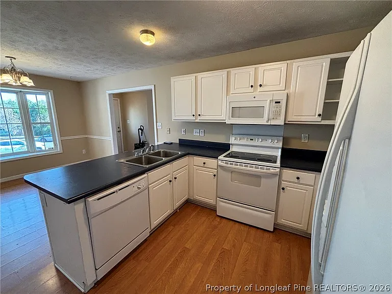 7819 Rosewood Ave — Photo 12