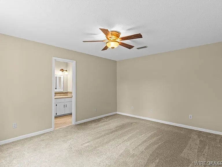 105 Periwinkle Ct — Photo 6