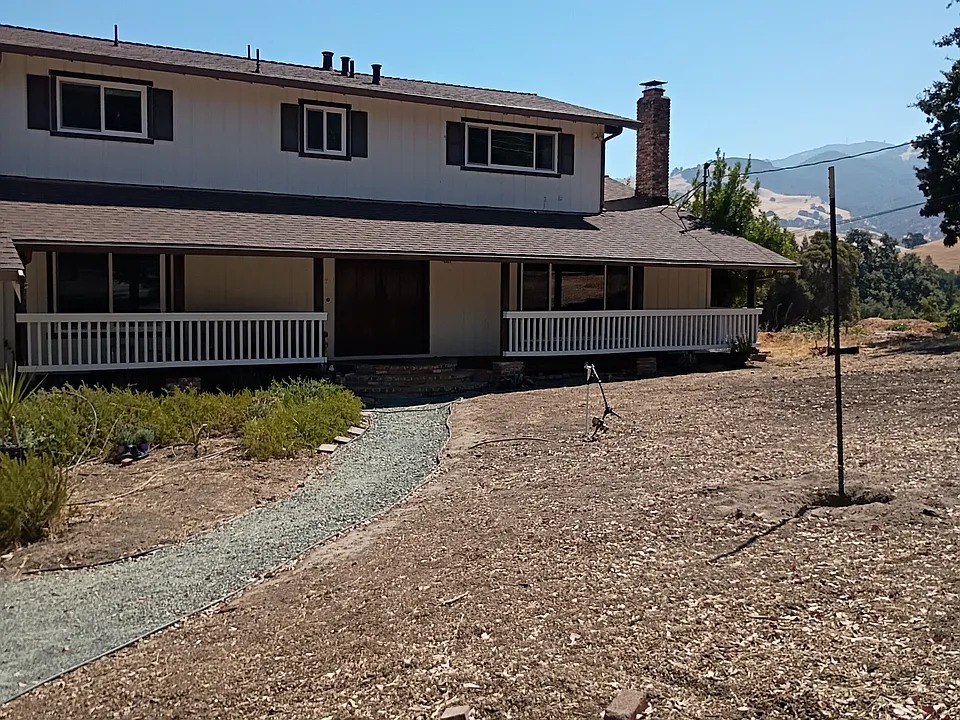 700 Castle Rock Rd