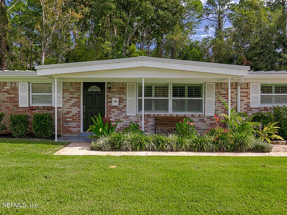 3rd image of 3715 CAVANAUGH Drive
