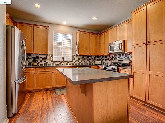 3rd image of 261 Kapalua Bay Cir