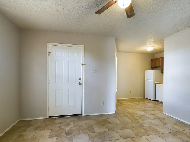 295 Billie Dr #11 — Photo 4