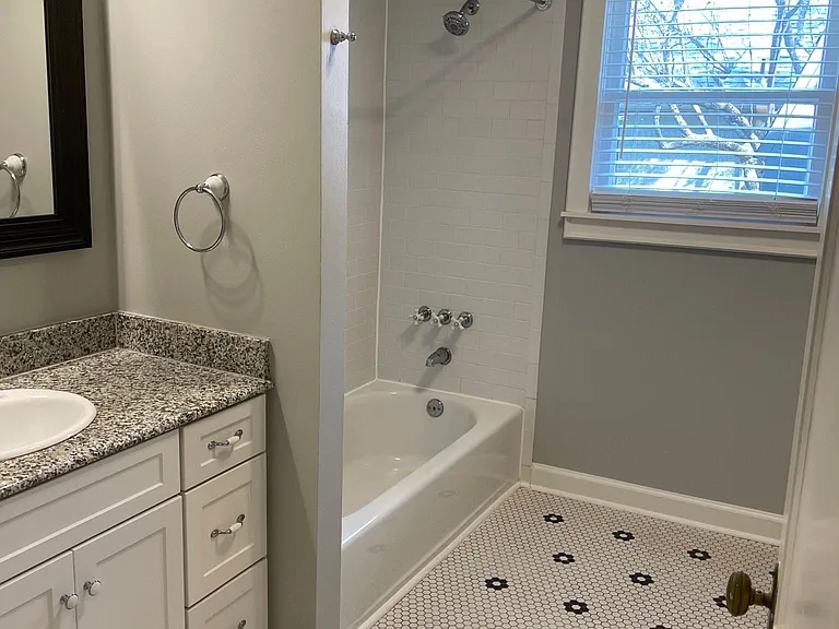 834 Thomasson Dr — Photo 5