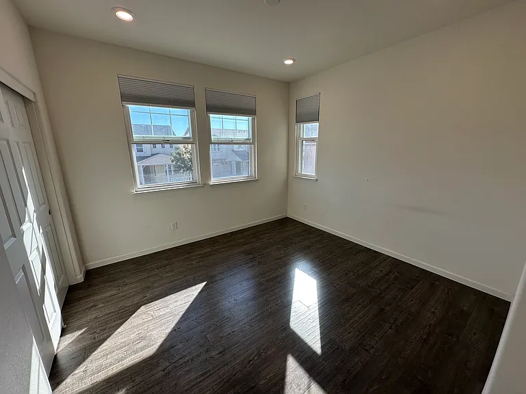 33838 Farmhouse St — Photo 17