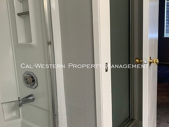 5th image of 798 Villa Ave