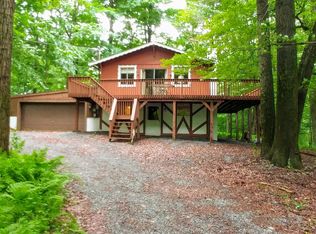350 Fawn Rd, Pocono Lake, PA 18347