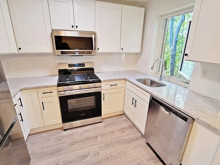28 Saint Paul St #5 — Photo 2