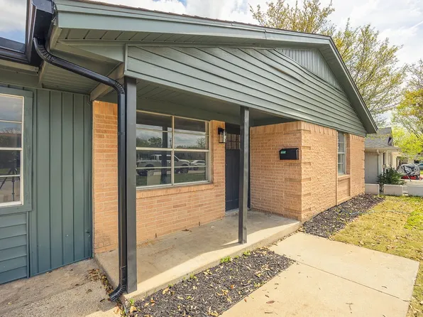 2112 Pontiac Dr, Carrollton, TX 75006