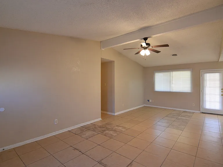 1206 Bonner Dr — Photo 6