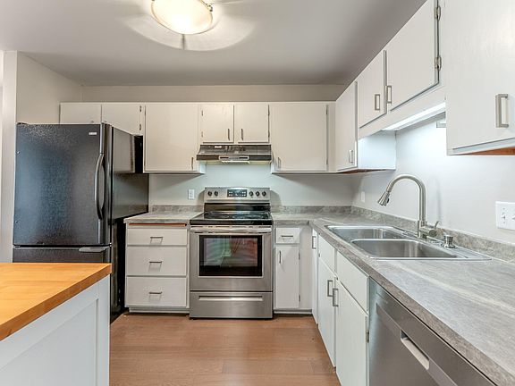 5th image of 311 Pleasant Ave APT 408