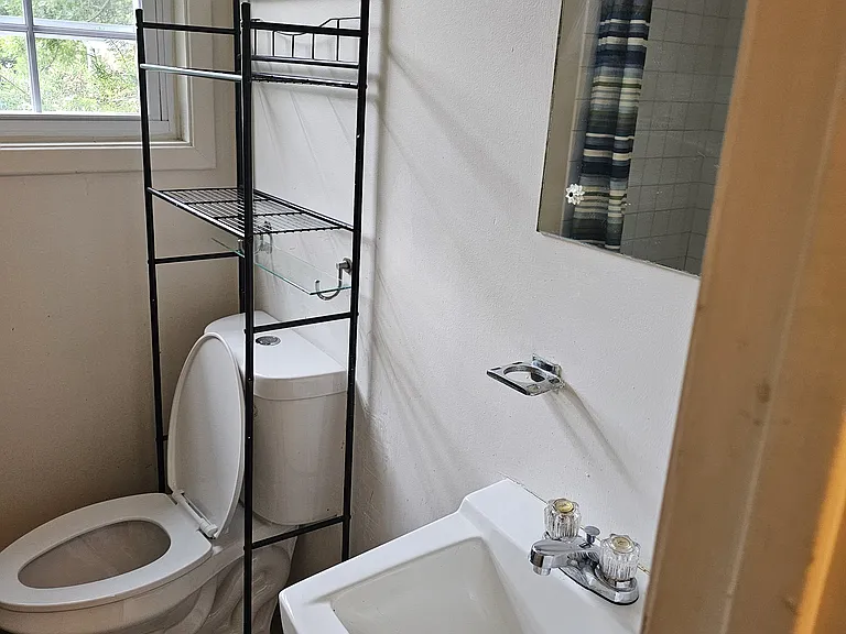1404 Chilton Dr — Photo 28