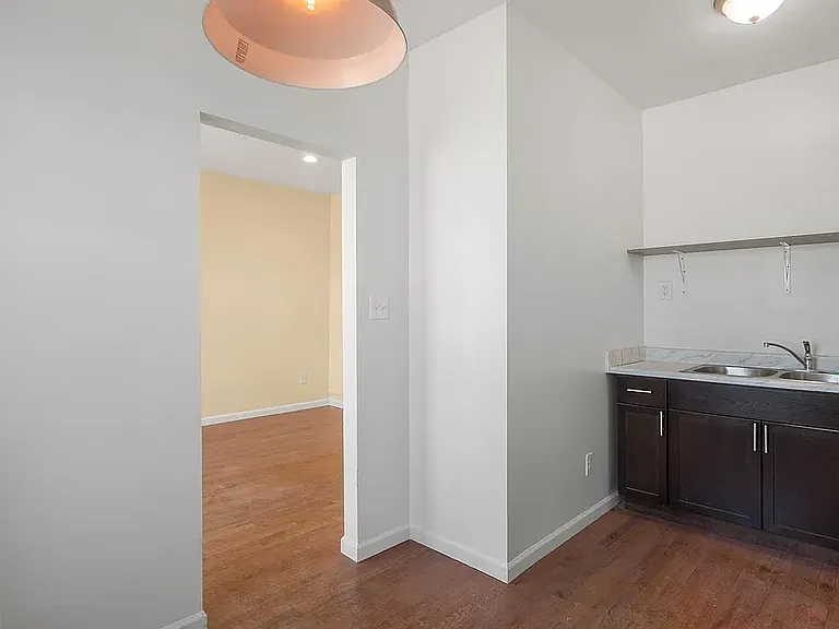 9 Woodland Apartments — Photo 38
