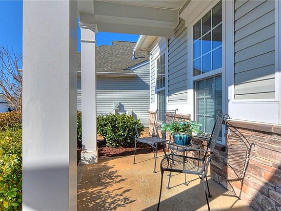 3rd image of 5084 Folly Ln