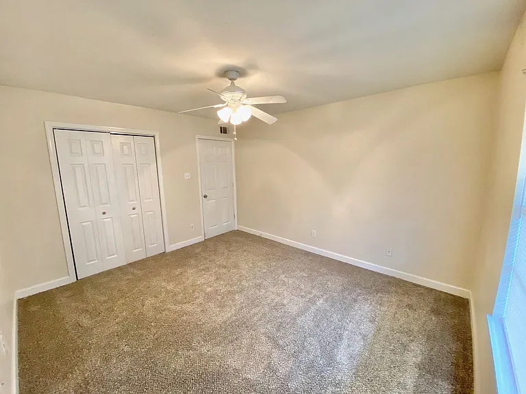 Alpine Circle Apartments — Photo 25