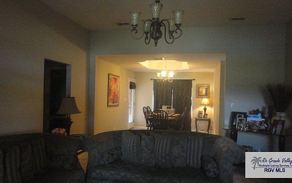 3rd image of 627 Pecos Dr