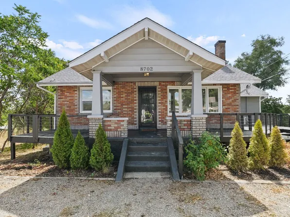 8702 E Valleyway Ave, Spokane, WA 99212