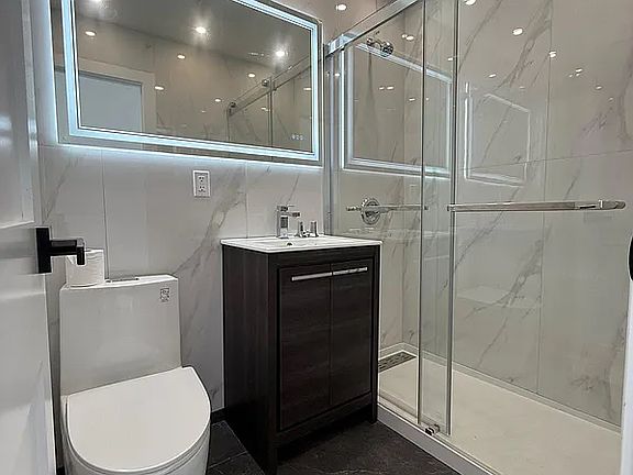 5th image of 409 Grand St #3F