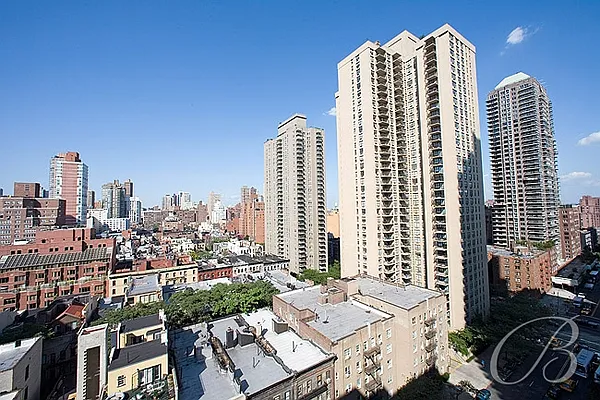 Sold by Bellmarc Realty | media 1