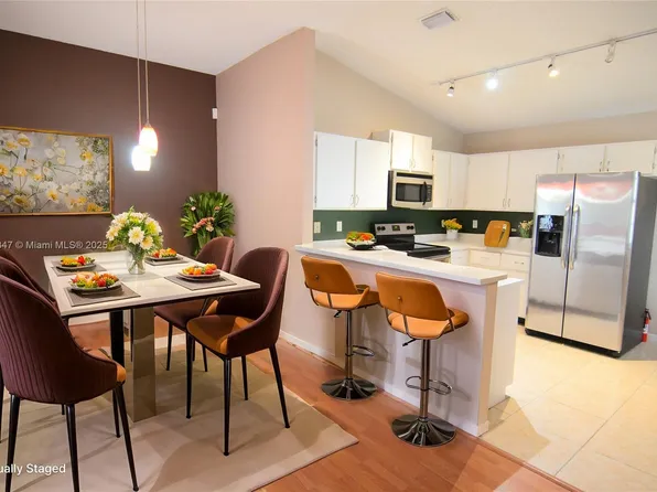 11991 NW 11th St #11991, Pembroke Pines, FL 33026