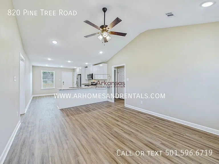 820 Pine Tree Rd — Photo 3