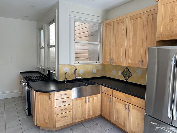 3rd image of 47 Oakwood St
