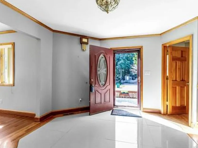 6101 Hampton Meadows Ln — Photo 5