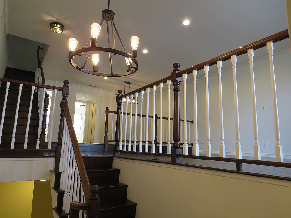 1st image of 18100 Burbank Blvd Unit 10
