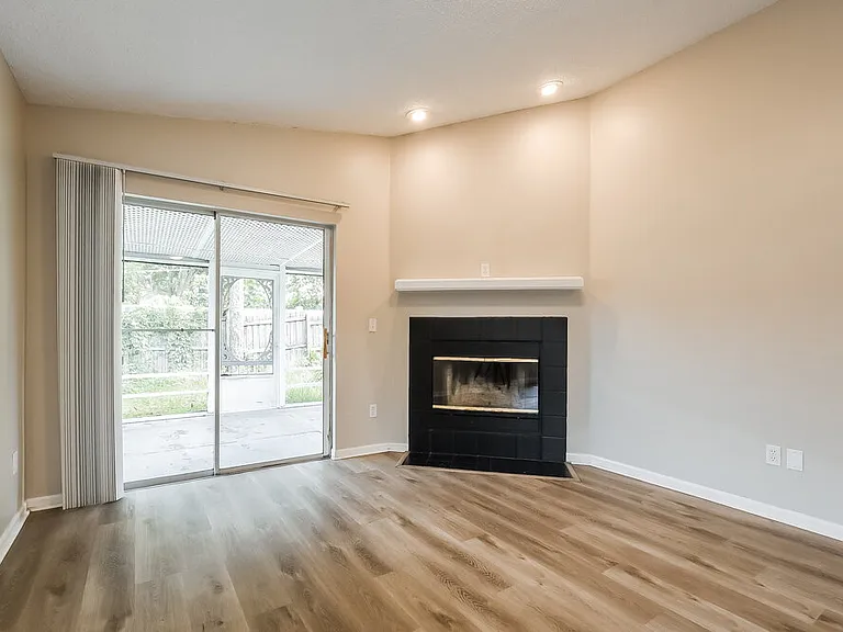 1912 Windsor Oak Dr — Photo 9