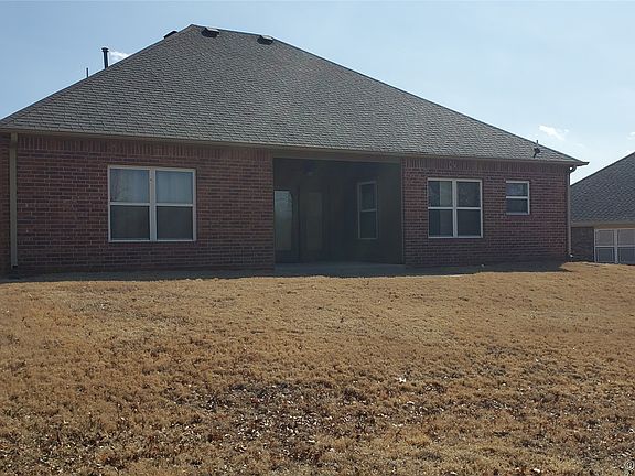 5th image of 2718 Highwood Dr