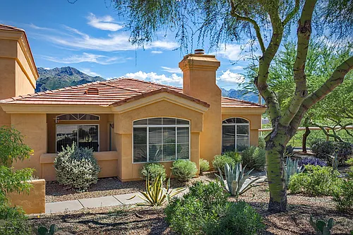 7050 E Sunrise Dr Photo 1