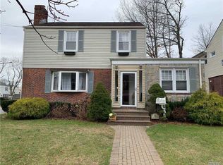 72 Waverly Ave, East Rockaway, NY 11518