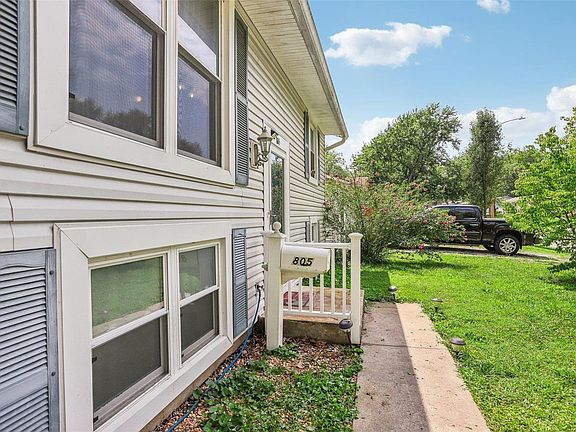 3rd image of 805 W Madison Dr