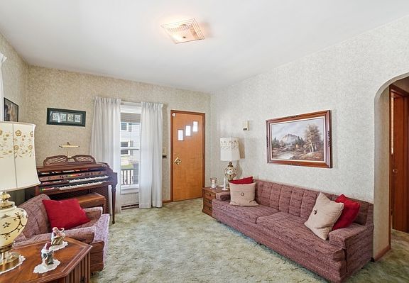 5th image of 626 Adams St