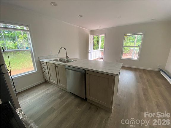 3rd image of 2949 Piney Rd