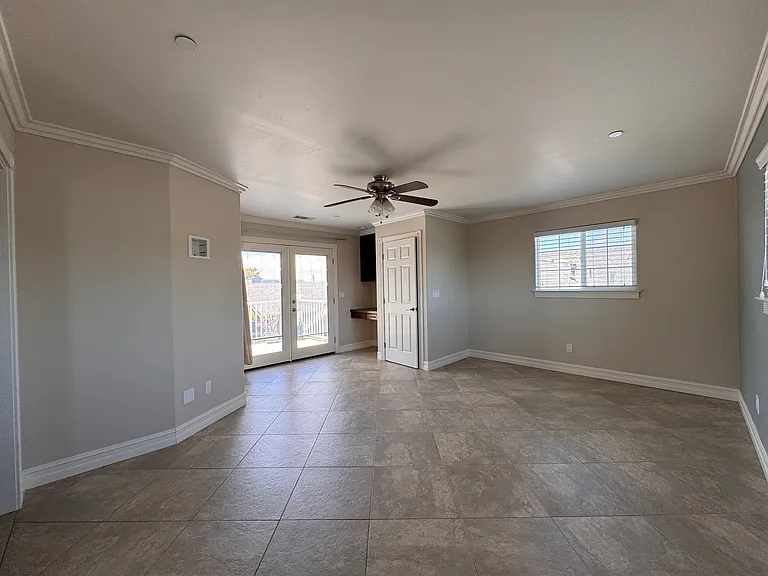 985 Magnolia Dr — Photo 9