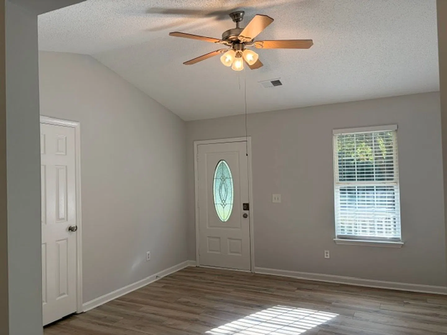 Gorgeous 3BD/2BA ranch home in Holly Springs! — Photo 4