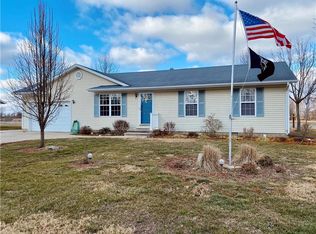 705 W Jackson Ave, Altamont, IL 62411