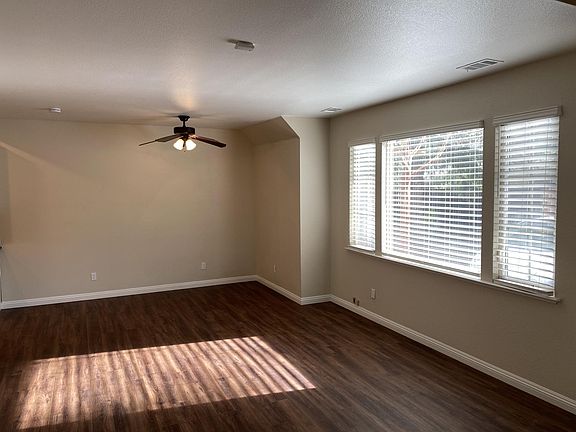 4th image of 16852 De Witt Ave #B