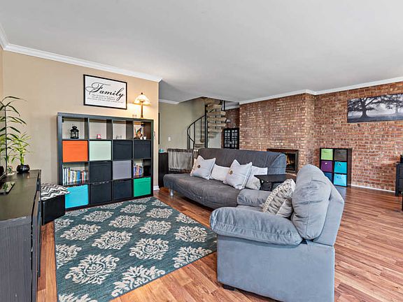 4th image of 5500 Hillcrest Ln APT 3K