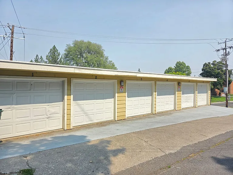 202 E Rockwood Blvd #2 — Photo 28