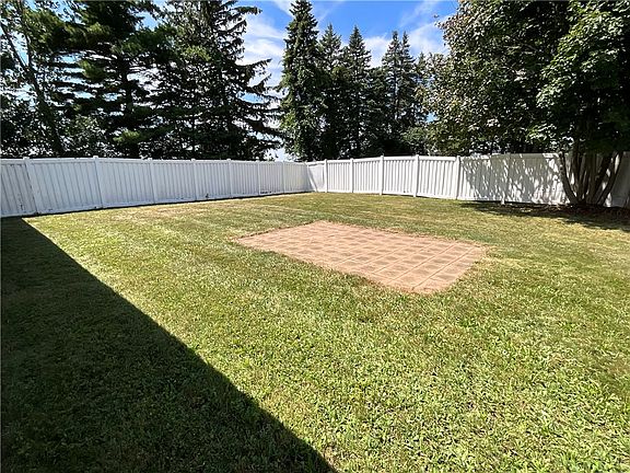 4th image of 4390 Townline Rd