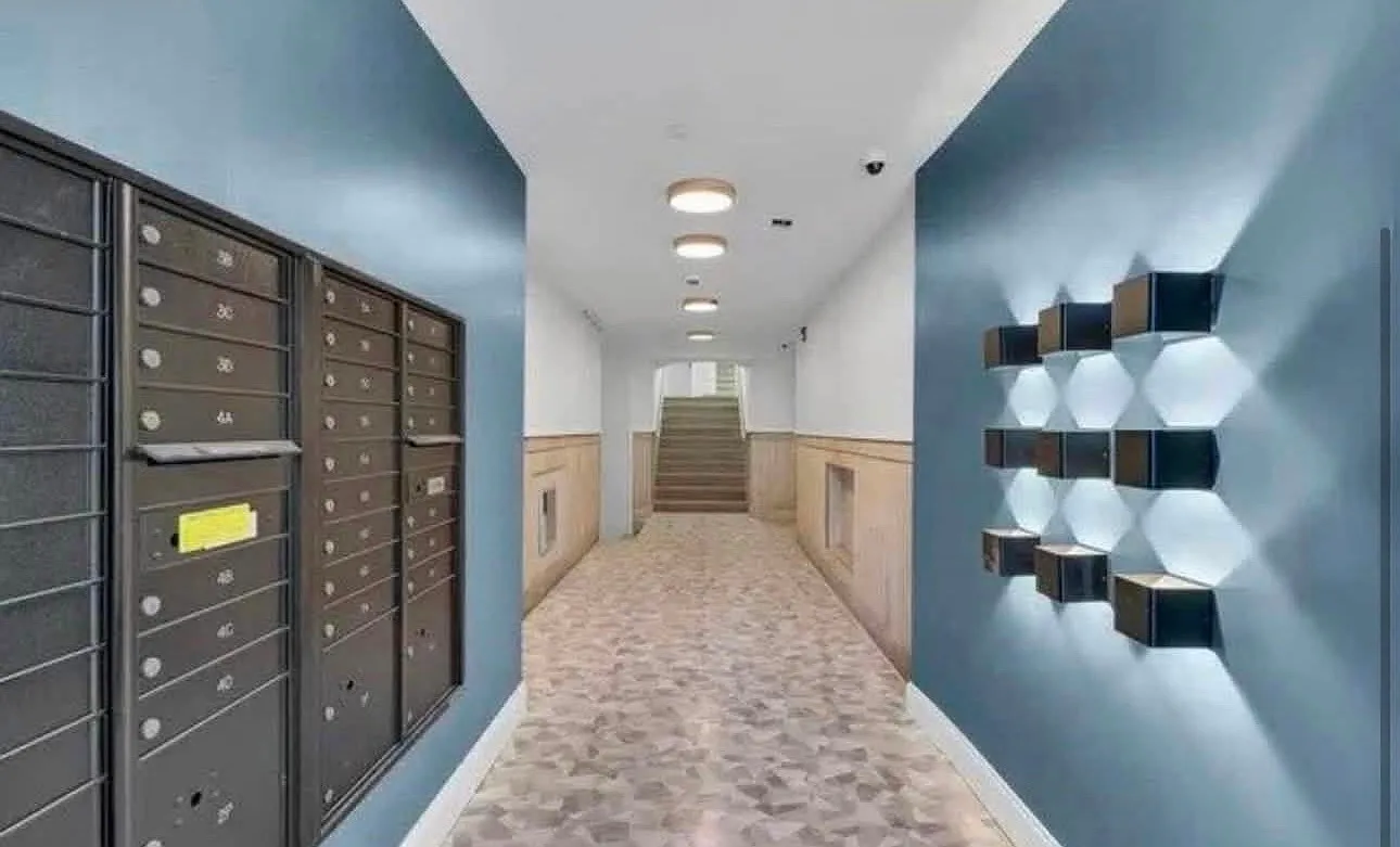 3939 Ventnor Ave — Photo 2
