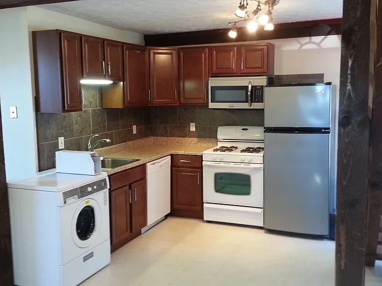 33 Myrtle St #3 — Photo 41