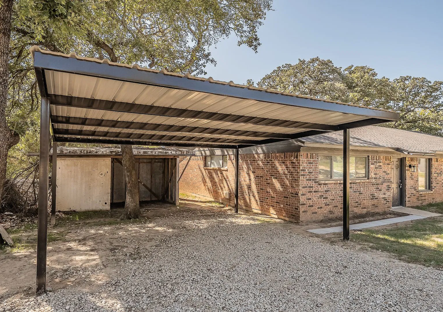 Freshly Renovated 3-Bed, 1-Bath Duplex in Reno, TX! — Photo 3