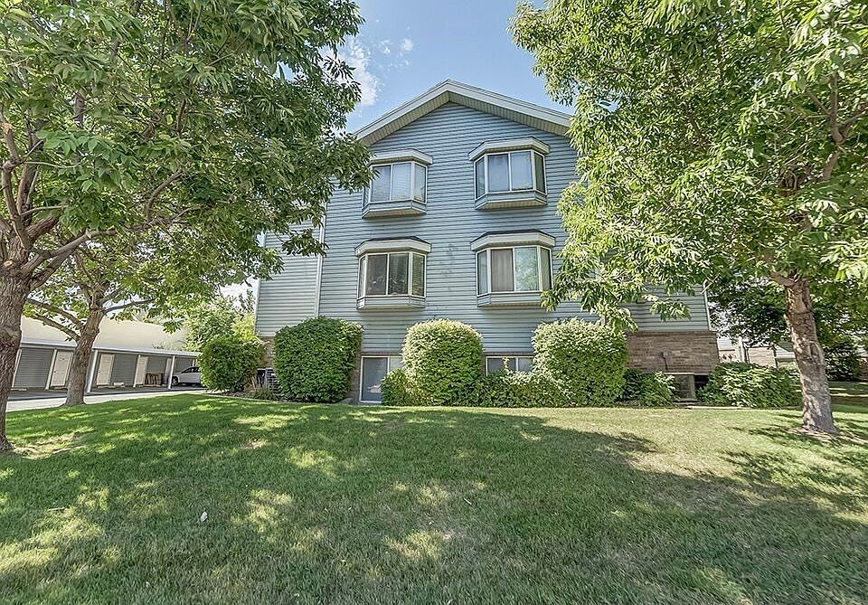 1st image of 1533 N Riverside Ave W #25