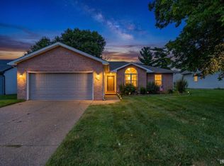 9544 Rabbit Run Dr, Newburgh, IN 47630